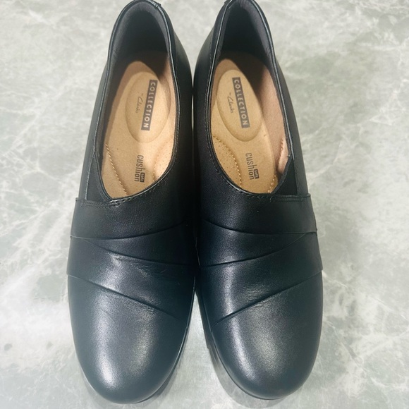 Clarks Collection Women's Black Leather Soft Cushion Comfort Shoes Size 7M - Picture 1 of 6